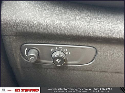 Used 2023 Buick Envision Essence image 27