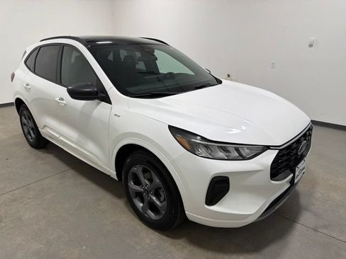 Used 2024 Ford Escape ST-Line w/ Tech Pack #1 AWD/4WD image 3