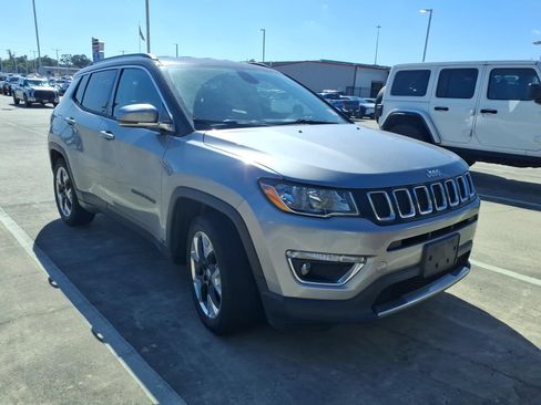 Used 2019 Jeep Compass Limited FWD image 1