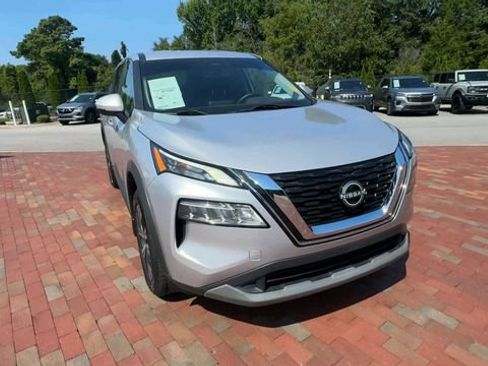 Used 2023 Nissan Rogue SV FWD image 5