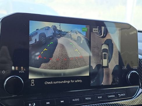 Certified 2022 Nissan Pathfinder SL w/ Lighting Package (N92) image 16