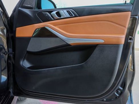 Used 2019 BMW X5 xDrive50i w/ M Sport Package image 10