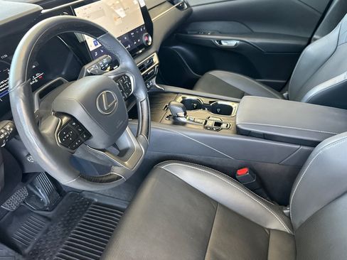 Certified 2025 Lexus RX 350h AWD/4WD image 4