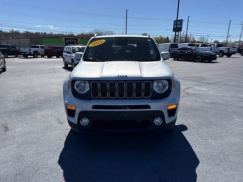 Used 2019 Jeep Renegade Latitude FWD image 8