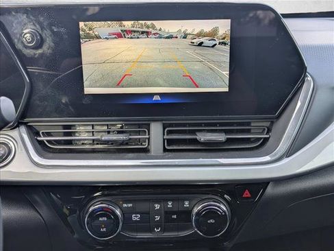 Used 2024 Chevrolet Trax LT image 16