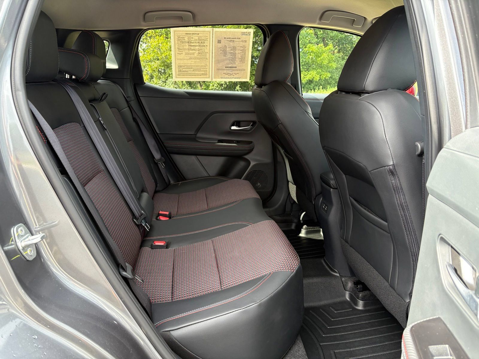 Used 2025 Nissan Kicks SR AWD/4WD image 29