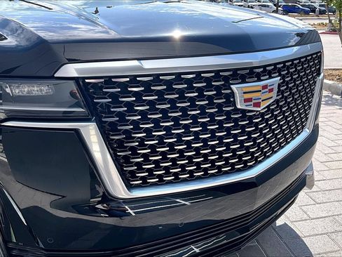 Used 2022 Cadillac Escalade Premium Luxury w/ Performance Package AWD/4WD image 31