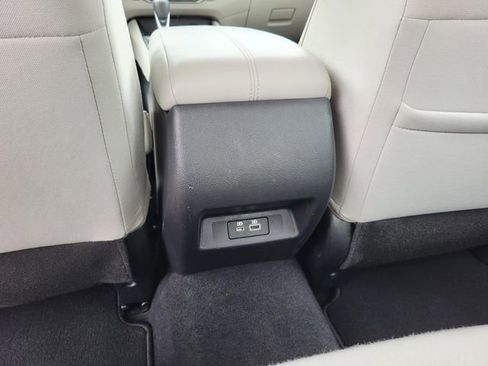 Used 2025 Nissan Altima 2.5 SV FWD image 17