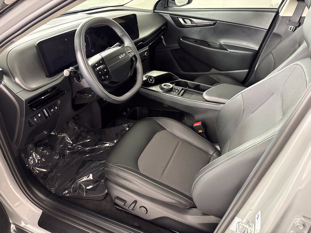 New 2026 Kia EV6 Light RWD image 25
