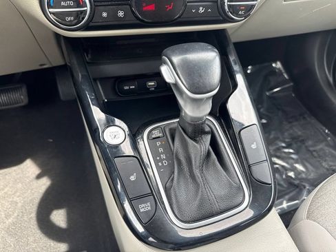 Used 2020 Kia Soul EX FWD image 16