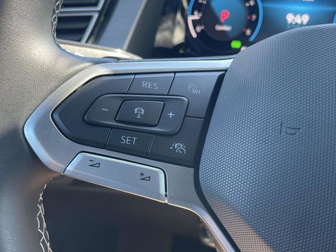 Certified 2026 Volkswagen Atlas Cross Sport SE FWD image 20