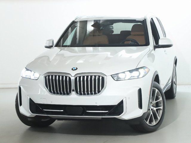 Used 2025 BMW X5 xDrive40i AWD/4WD image 3