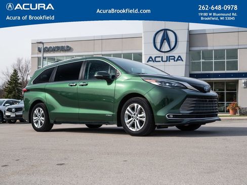 Used 2021 Toyota Sienna Platinum image 1