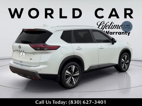 Used 2024 Nissan Rogue SL w/ SL Premium Package FWD image 3