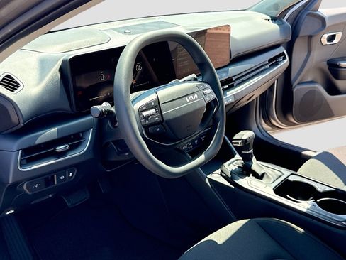 New 2026 Kia K4 FWD image 4
