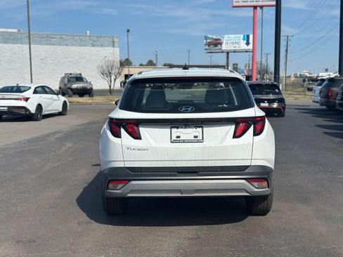 Used 2025 Hyundai Tucson SE image 6