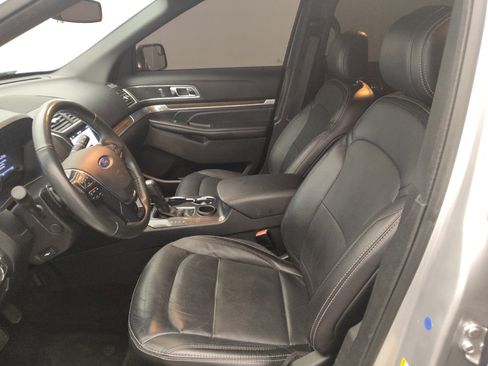 Used 2017 Ford Explorer Limited image 17