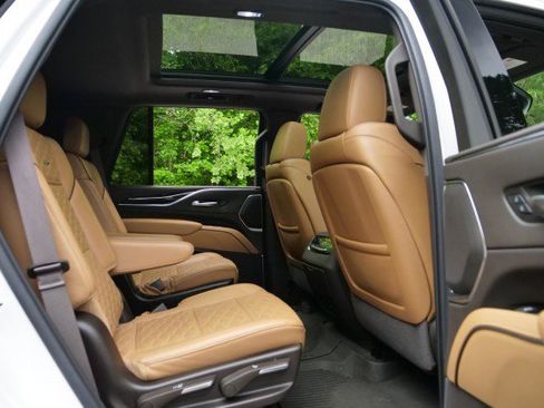 Used 2022 Cadillac Escalade Sport w/ Touring Package AWD/4WD image 46