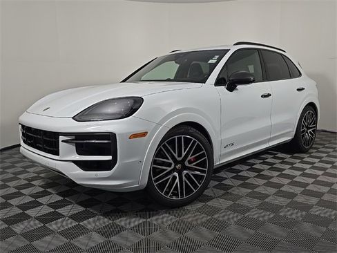New 2025 Porsche Cayenne GTS image 1