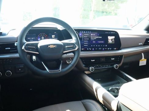 New 2026 Chevrolet Suburban High Country image 2