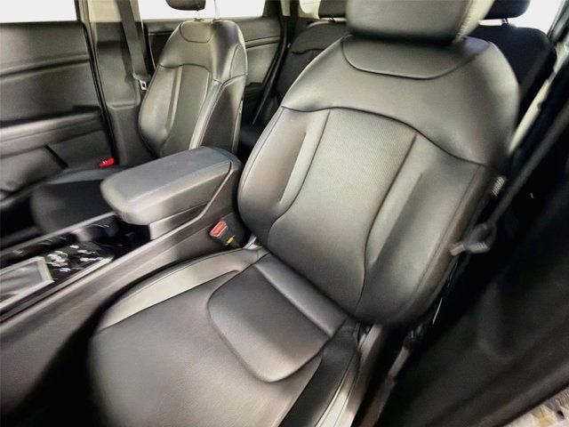 Certified 2024 Kia Sportage SX FWD image 11