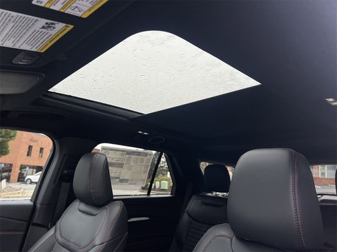 New 2026 Ford Explorer ST-Line w/ ST-Line Street Pack image 12