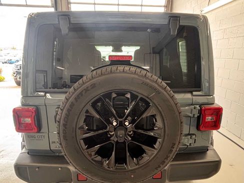 Certified 2025 Jeep Wrangler Unlimited Sahara AWD/4WD image 6