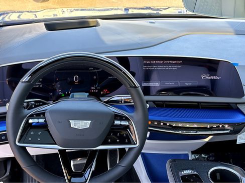 New 2026 Cadillac Optiq Luxury 2 image 4