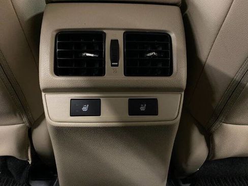 Used 2015 Subaru Outback 3.6R Limited image 32