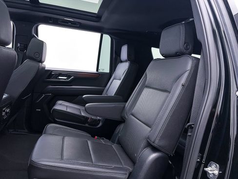 Used 2025 GMC Yukon XL Denali w/ Sun & Power Step Package AWD/4WD image 42