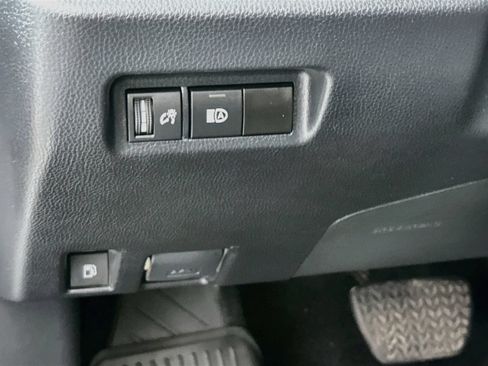 Used 2024 Toyota RAV4 XLE AWD/4WD image 11