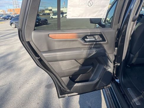 New 2026 GMC Yukon Denali w/ Denali Reserve Package AWD/4WD image 50