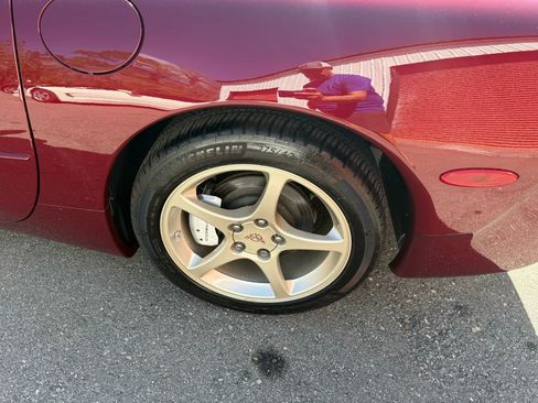 Used 2003 Chevrolet Corvette Coupe w/ Preferred Equipment Group image 36