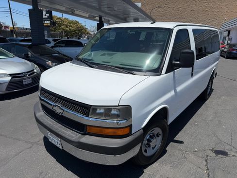 Used 2014 Chevrolet Express 2500 LT w/ LT Preferred Equipment Group RWD image 2