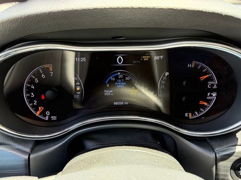 Used 2021 Jeep Grand Cherokee Limited AWD/4WD image 18