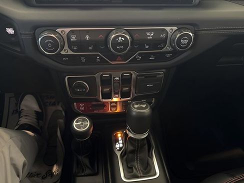 Used 2024 Jeep Wrangler Unlimited Rubicon image 14