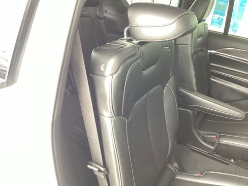 Used 2024 Jeep Grand Cherokee L Limited w/ Luxury Tech Group II AWD/4WD image 22