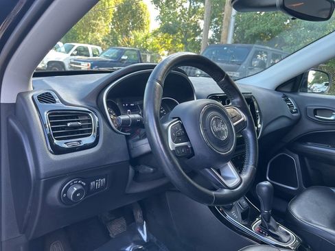 Certified 2020 Jeep Compass Latitude image 10