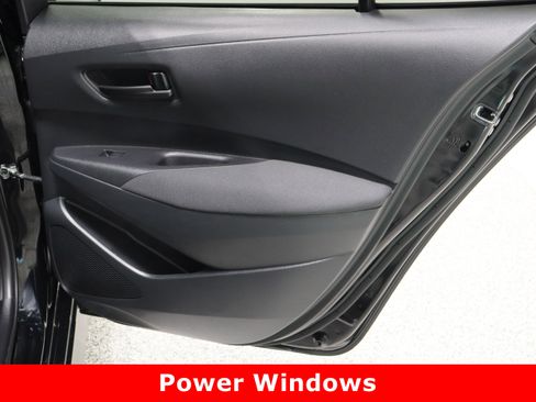 Used 2025 Toyota Corolla LE image 29