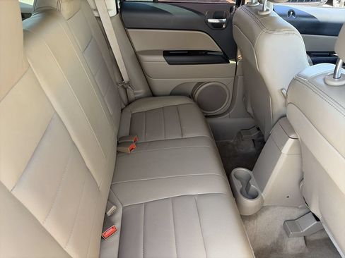 Used 2016 Jeep Patriot High Altitude FWD image 12
