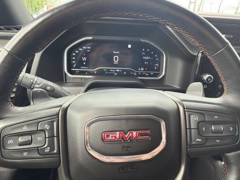 Used 2023 GMC Sierra 1500 AT4 w/ AT4 Preferred Package AWD/4WD image 11