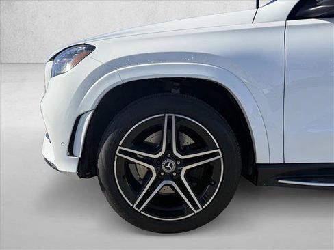Used 2022 Mercedes-Benz GLS 450 4MATIC image 23