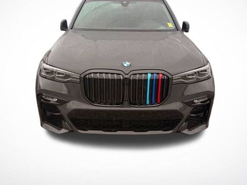 Used 2022 BMW X7 xDrive40i w/ M Sport Package AWD/4WD image 2