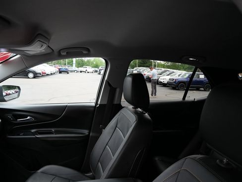 Used 2018 Chevrolet Equinox Premier AWD/4WD image 11