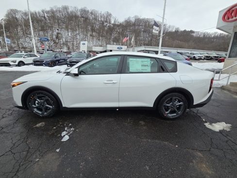 New 2026 Kia K4 LXS image 4