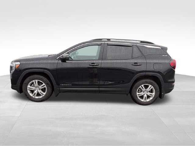 Used 2022 GMC Terrain SLE w/ Driver Convenience Package AWD/4WD image 2