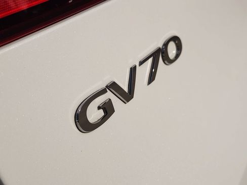 Used 2025 Genesis GV70 3.5T Sport AWD/4WD image 8