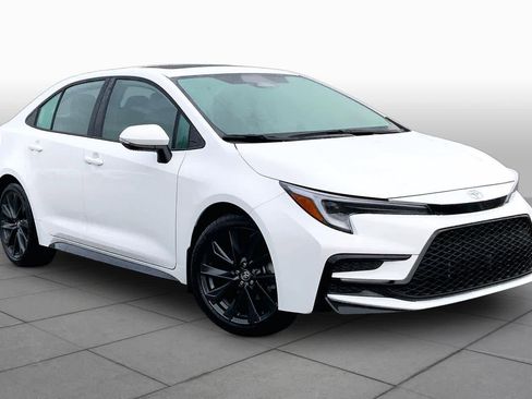 Used 2026 Toyota Corolla XSE FWD image 3