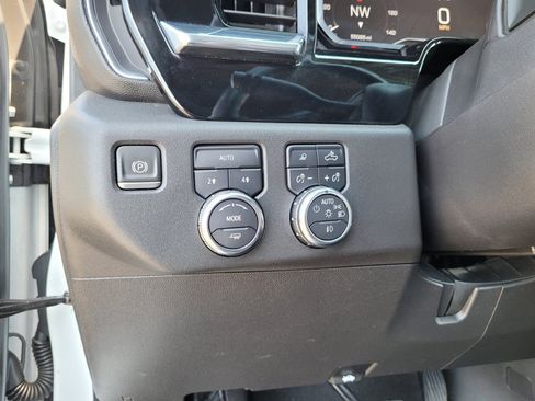 Used 2024 GMC Sierra 1500 SLT AWD/4WD image 24