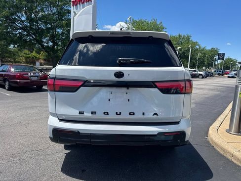 Certified 2024 Toyota Sequoia Platinum AWD/4WD image 4